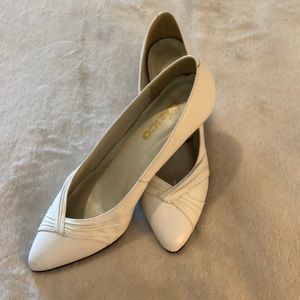 Women’s Calico White Pumps